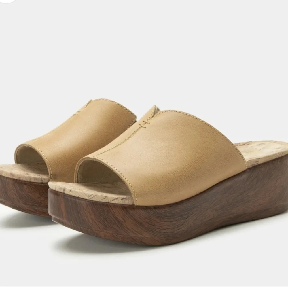 Alegria Triniti Slide Sandals - Fawn